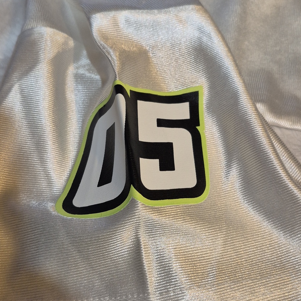 FUBU White Crop Jersey with Neon Green Trim Sz. M - Picture 6 of 6